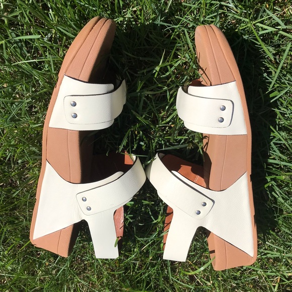 Like New Fitflop White and Silver Sandals - Picture 7 of 7